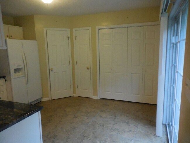 Building Photo - 2 BR 2.5 BA Horse Creek Farms