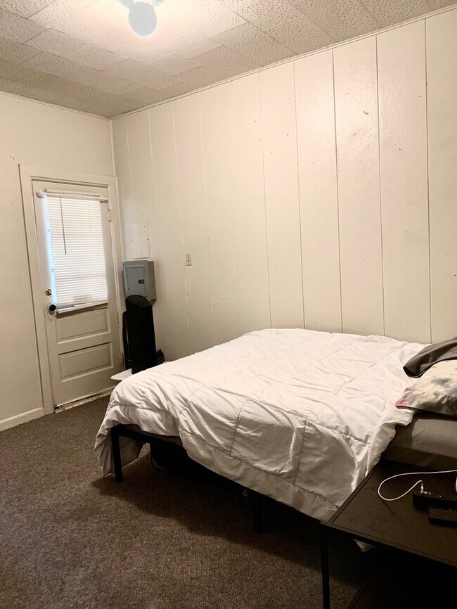Foto del edificio - Amazing 1 Bedroom 1 Bath Apartment Near Ci...