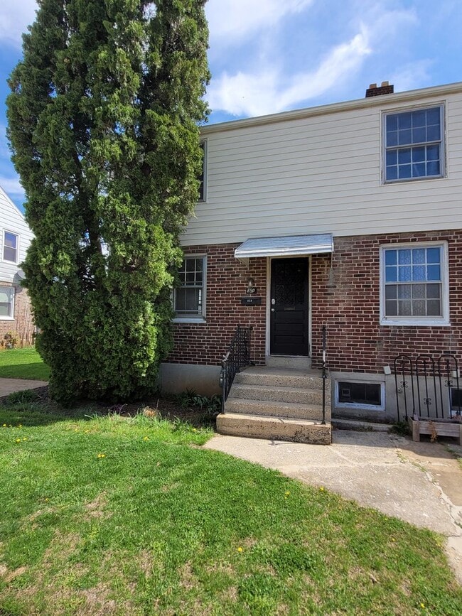 Building Photo - 859 Tioga St
