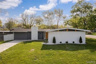 Building Photo - 105 Lowell Ct
