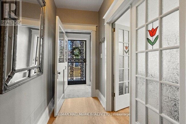 Photo du bâtiment - 100 Warden Ave.