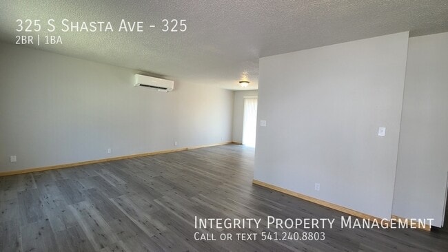 Building Photo - 325 S Shasta Ave