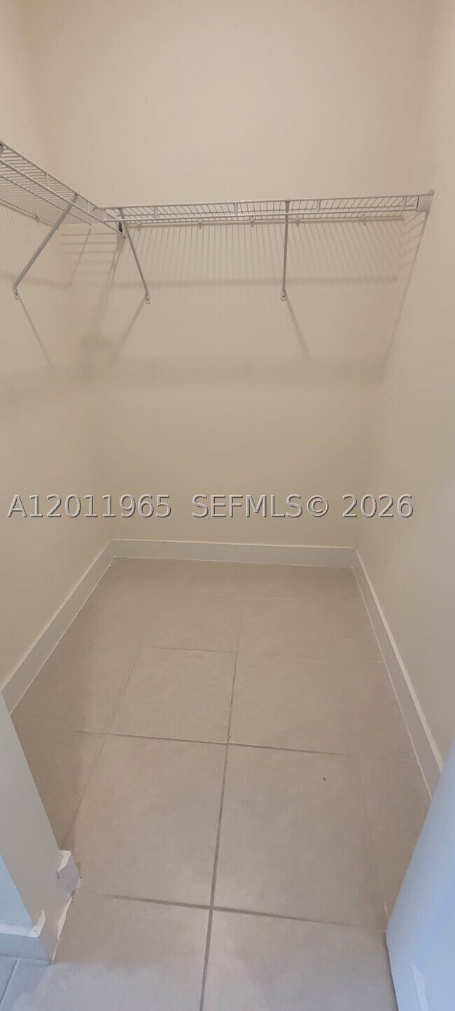 Foto del edificio - 8001 NW 41st St