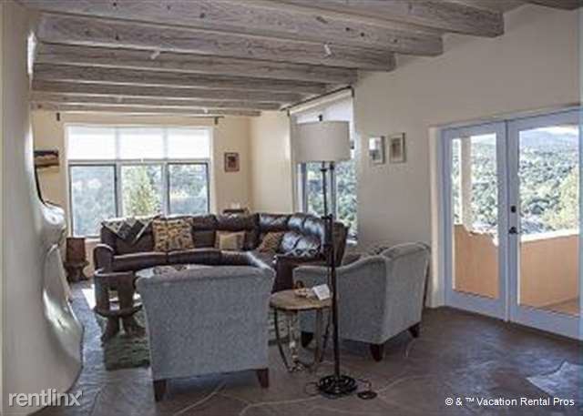 Foto del edificio - 152 Barranca Rd