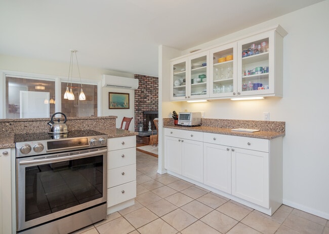 Building Photo - 79 Surf Dr