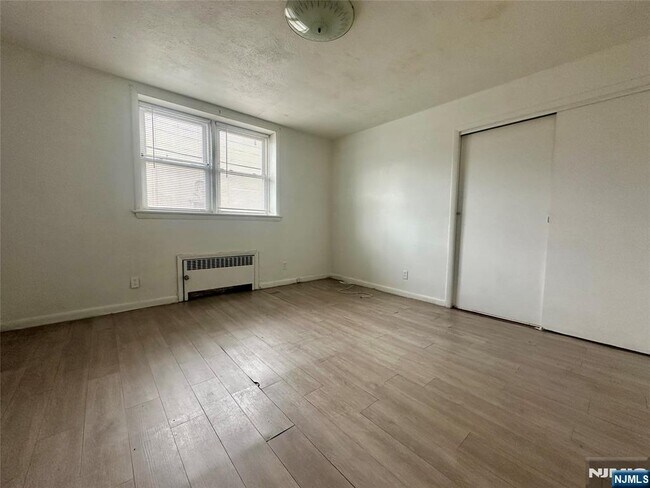 Foto del edificio - 530 Valley Brook Ave