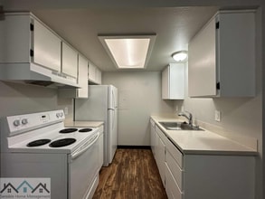 Building Photo - 517 4th Ave S