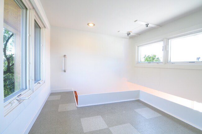 Foto del edificio - 3365 C St