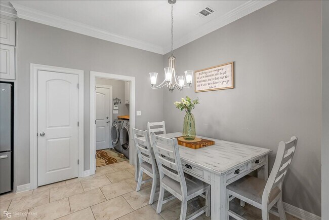 Building Photo - Large 3/2 with Extra Bonus Room in Legacy