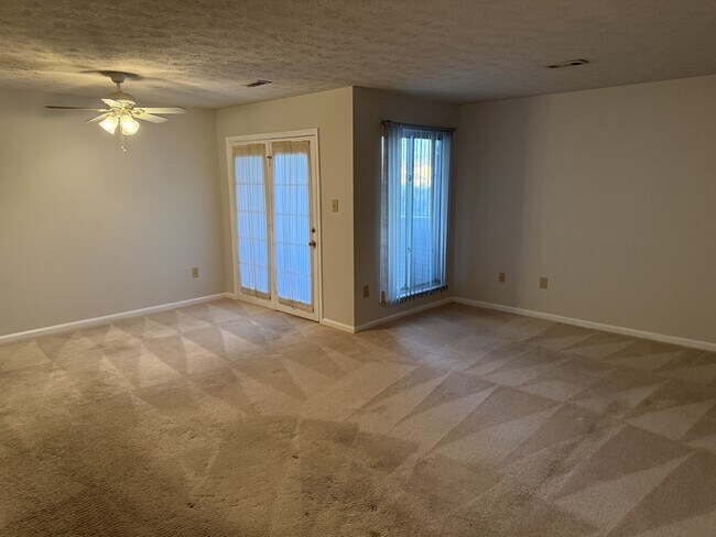 Foto del edificio - 2145 Wainwright Ct