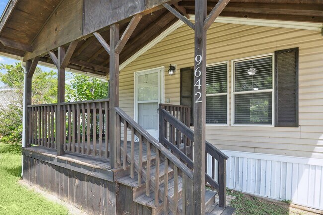 Building Photo - 9642 Live Oak Trail