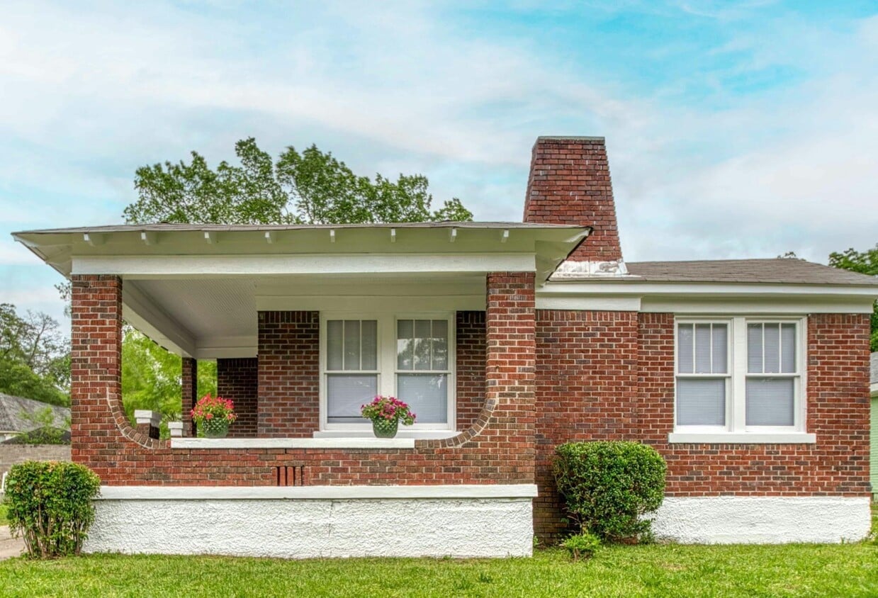 Foto principal - 820 N McNeil St