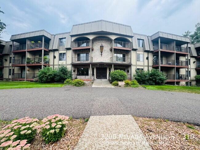 Building Photo - 2200 Nevada Ave