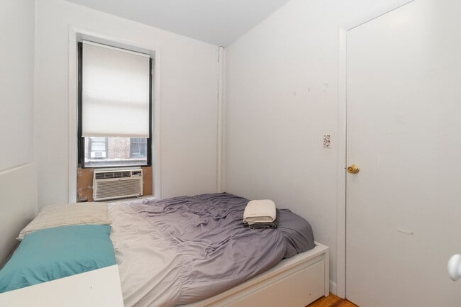 Foto del edificio - 320 E 93rd St