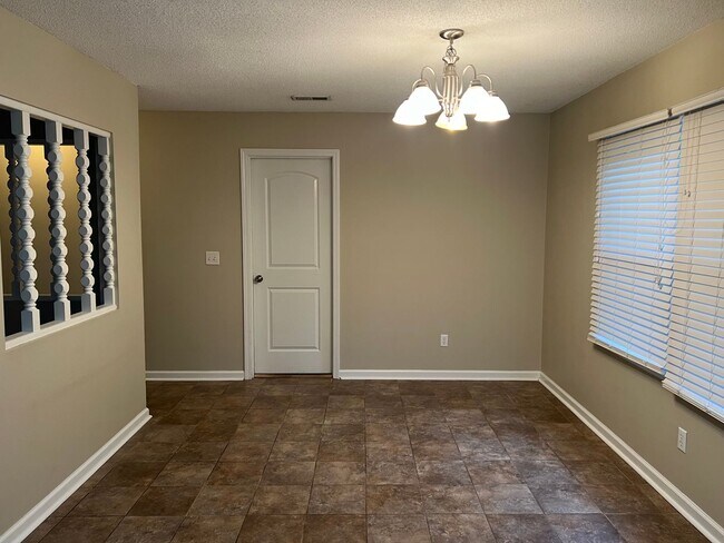 Foto del edificio - 103 Chickasaw Rd