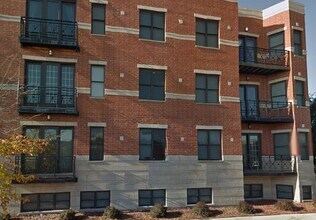 Building Photo - 3440 N Elston Ave