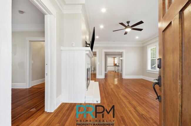 Foto del edificio - 24 Tindal Ave