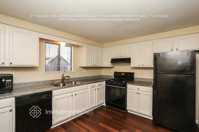 Foto del edificio - 830 Bloomfield Ln
