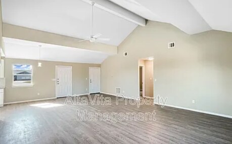 Building Photo - 433 S Cleburne Whitney Rd
