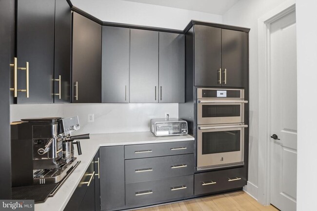 Building Photo - 9725 Lantana Wy