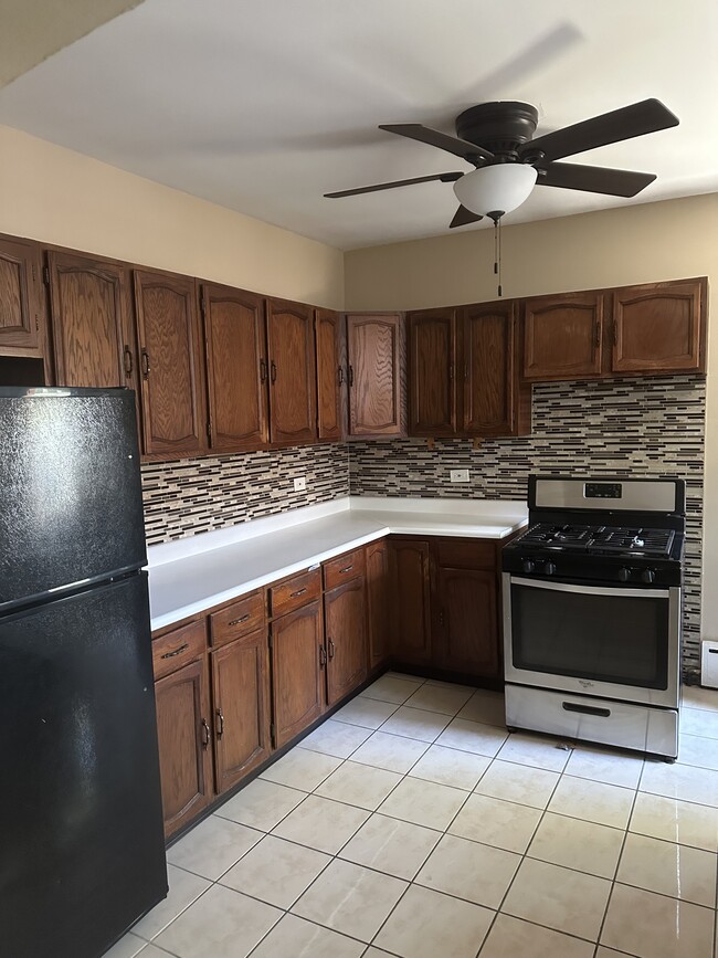Foto del edificio - 3812 Lombard Ave