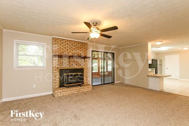 Foto del edificio - 6235 Lynwood Dr NW