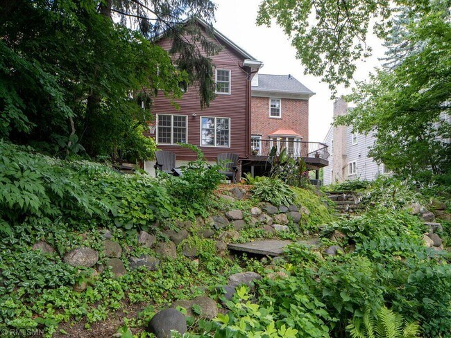 Building Photo - 2817 Brookwood Terrace