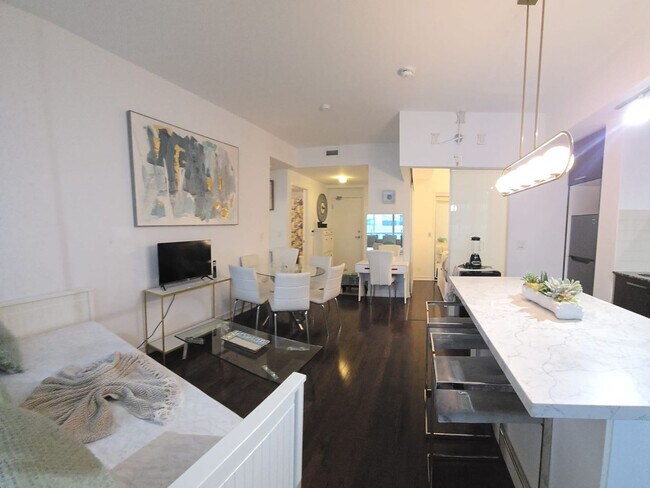 Building Photo - 14 York St