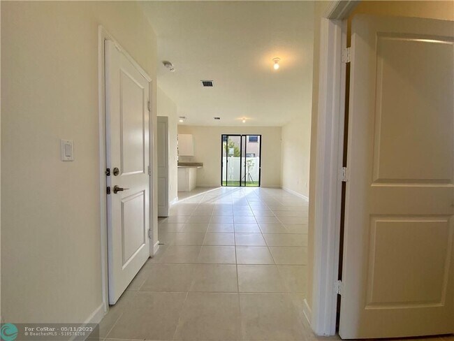 Building Photo - 11075 West 33rd Ct