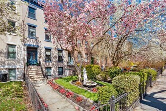 Building Photo - 294 4th St