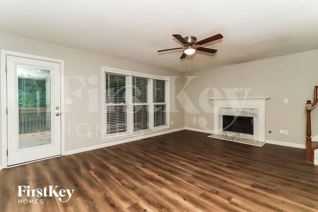 Foto del edificio - 191 Hunters Creek St