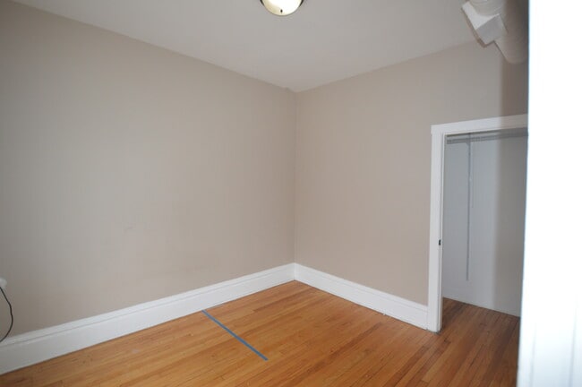 Foto del edificio - 2934 W Diversey Ave