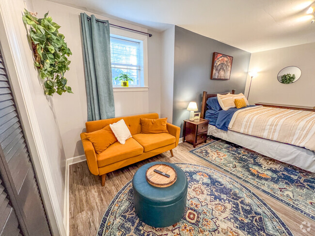 Furnished bedroom with apple tv, 55" smart tv, new mattress - 2031 Eversong Ln