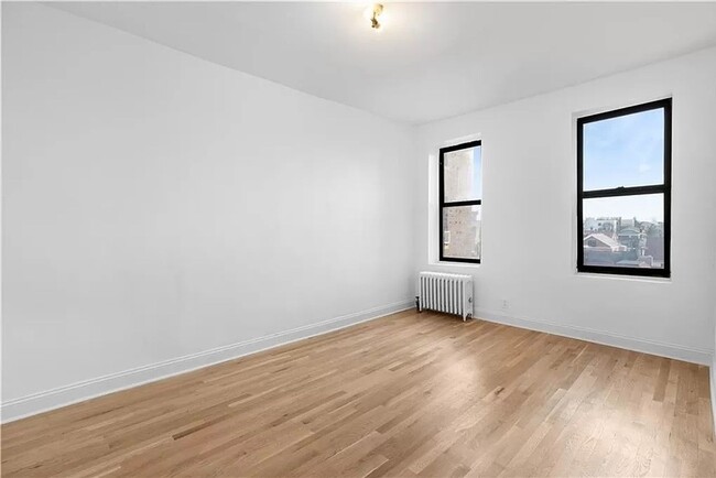 Building Photo - Large 1Bedroom 1Bathroom