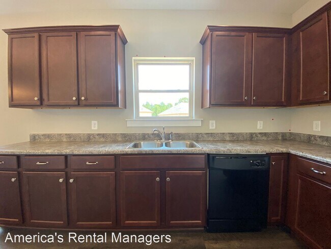 Foto del edificio - 4 br, 2 bath House - 31 Water Oak Drive