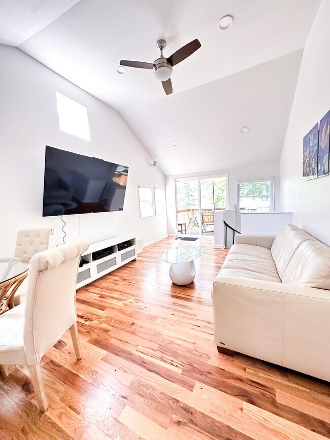 Foto del edificio - 4259 Oakguard Ct