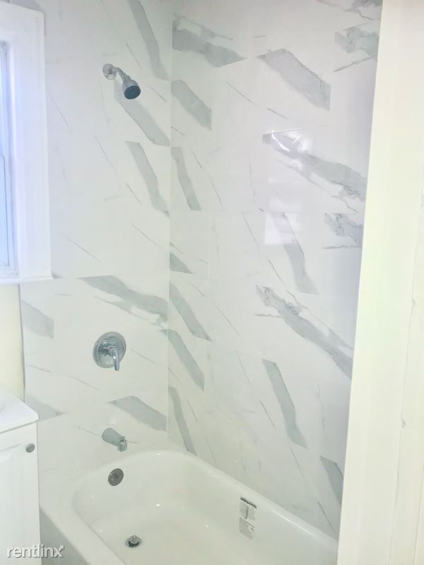 Foto del edificio - 3 br, 1 bath Townhome - 171 Isabella Ave