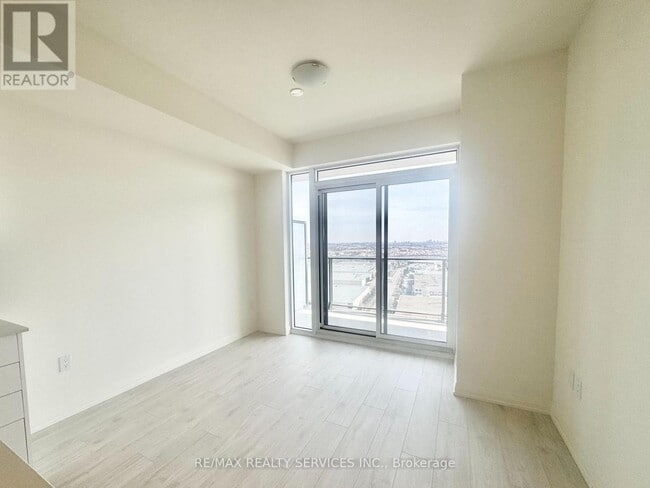 Building Photo - 8960 Jane St