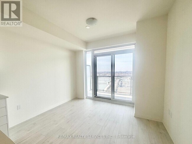 Photo du bâtiment - 8960 Jane St