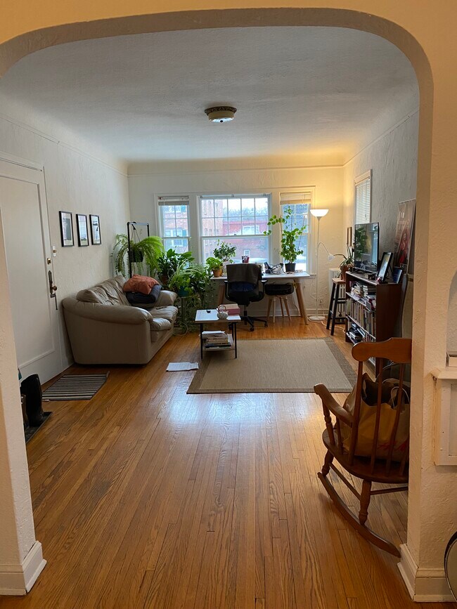 Building Photo - 2786 Xerxes Ave S