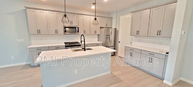 Building Photo - 660 Benoi Dr