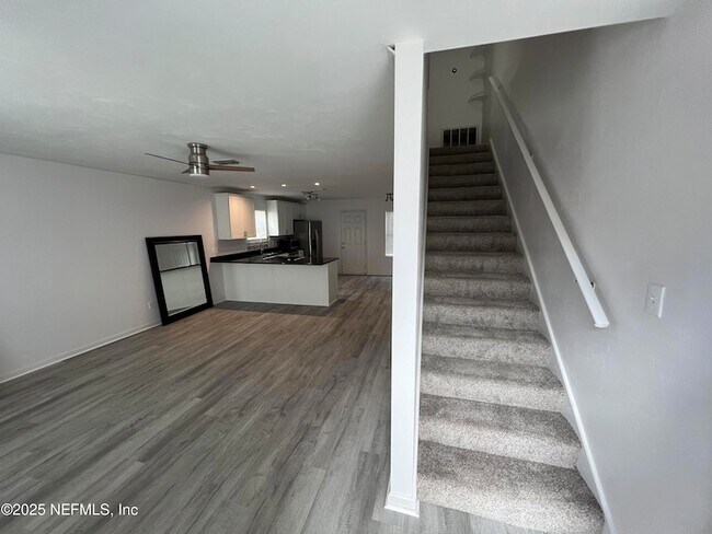 Foto del edificio - 3057 Camelliawood Cir E