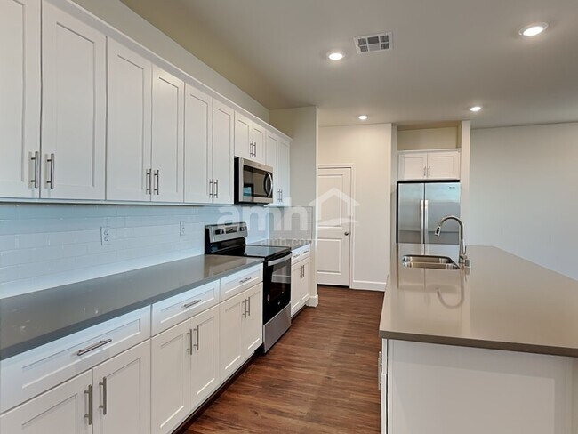 Foto del edificio - 836 Longwood Gdns St