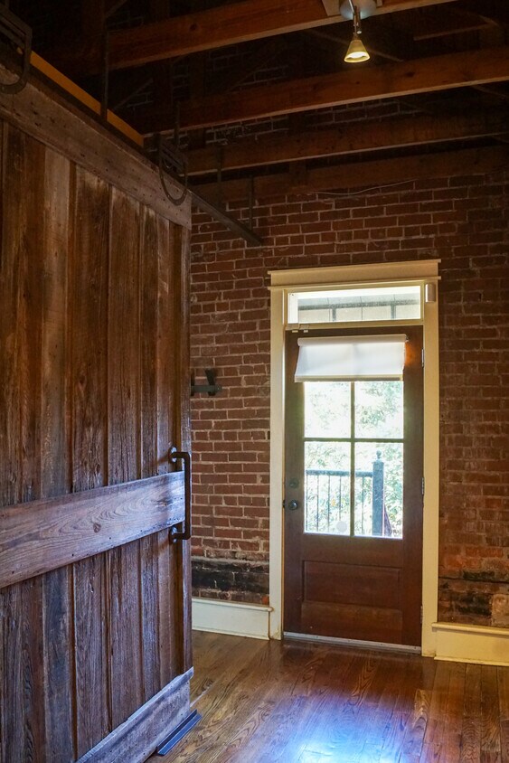 113 S Main St Unit A, Breaux Bridge, LA 70517 Apartments in Breaux