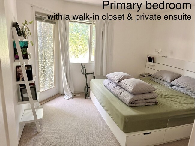 Primary bedroom - 2425 Mount Baldy Dr