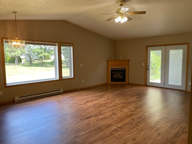 Foto del edificio - 5639 165th St E