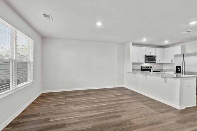 Building Photo - 535 Gemstone Blvd