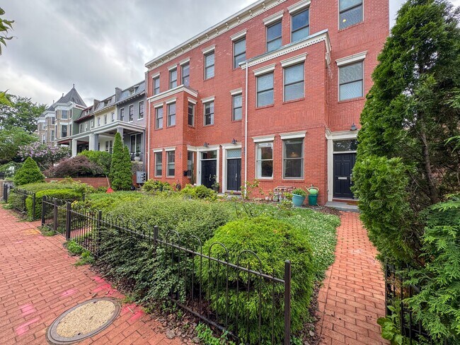 Foto del edificio - 326 12th St NE