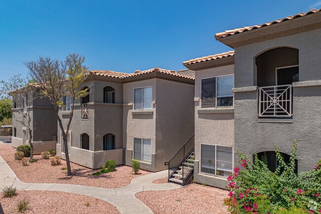 Building Photo - The Franklin Apartment Homes