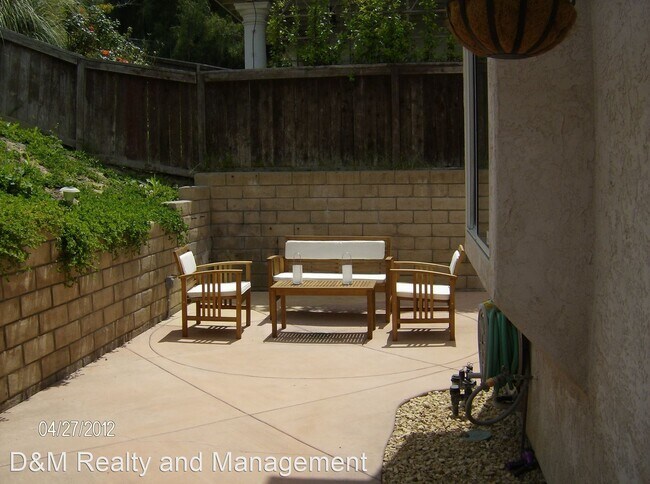Building Photo - 3 br, 2.5 bath House - 2409 Maravilla Way